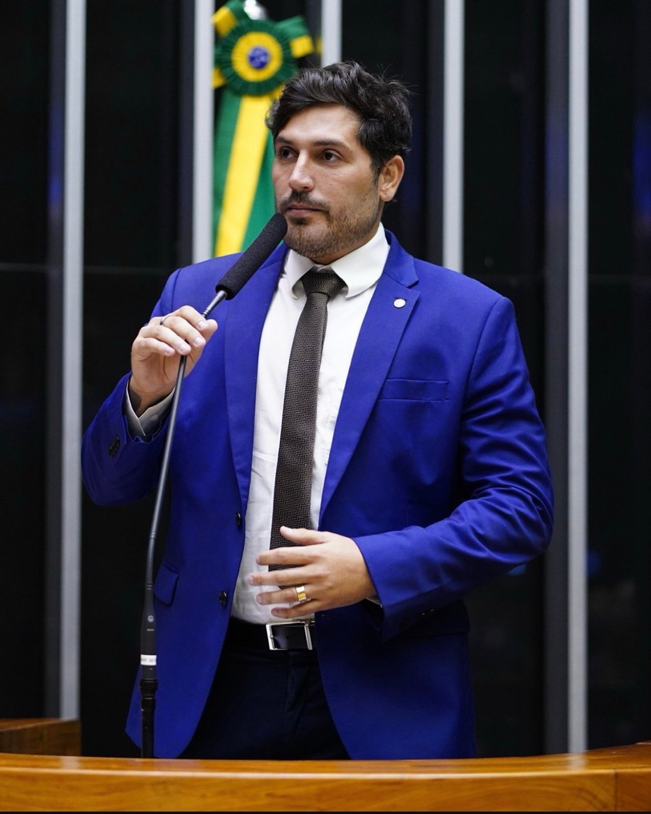 Luciano Vieira discursando no plenário da Câmara dos Deputados
